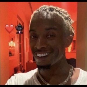 Meet your Posher, Jaded